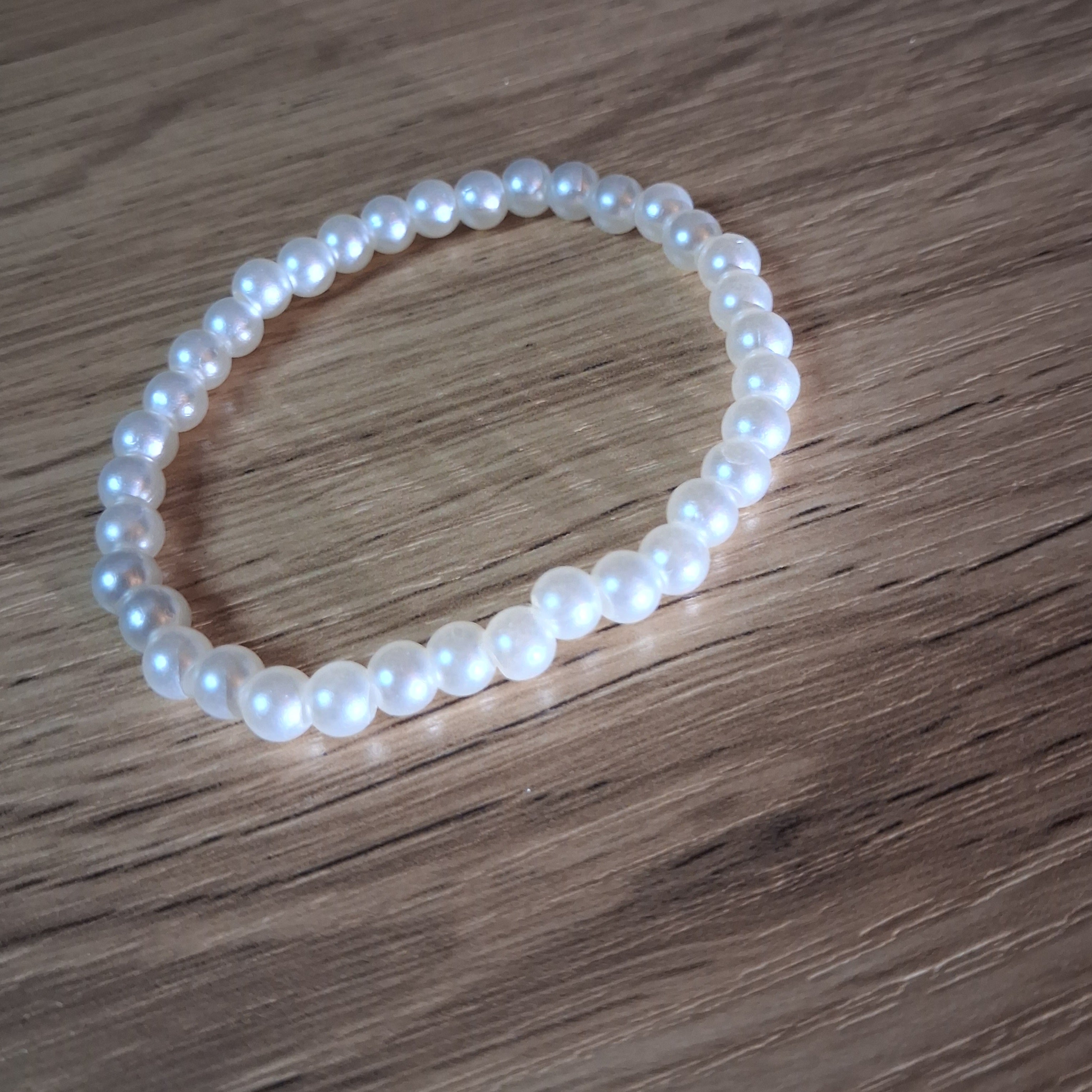 Women's White Pearl Bracelet